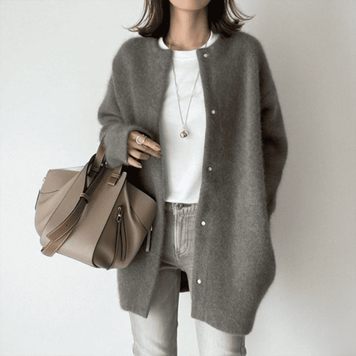 LINA | BEQUEME UND WEICHE STRICKJACKE